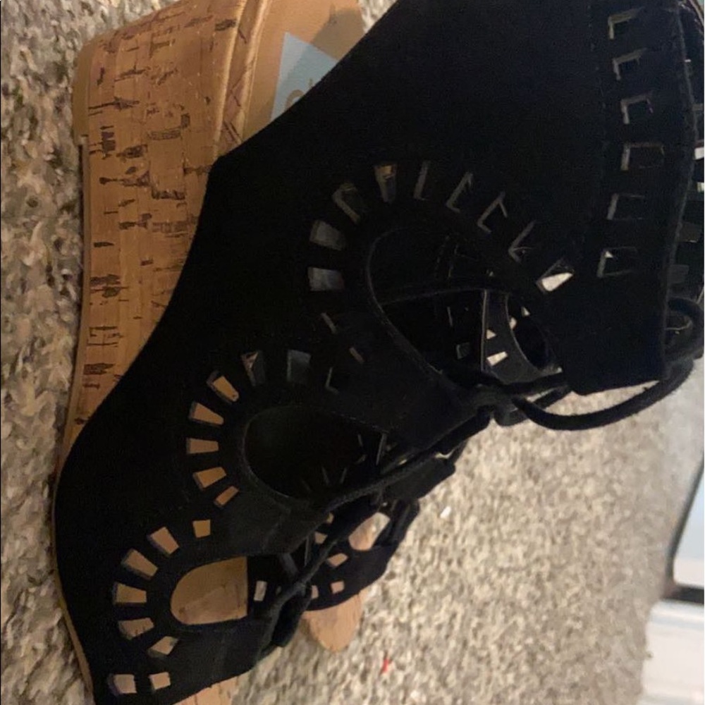 Black Wedges